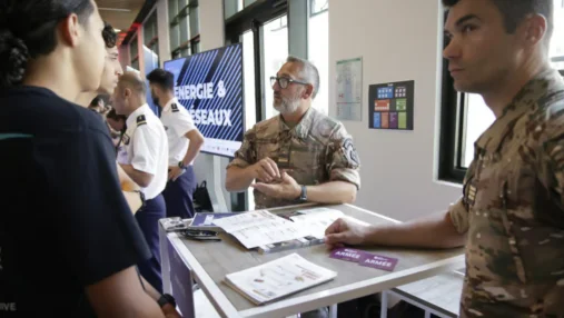 "Parlons industrie" : comment les recruteurs cassent les codes pour séduire